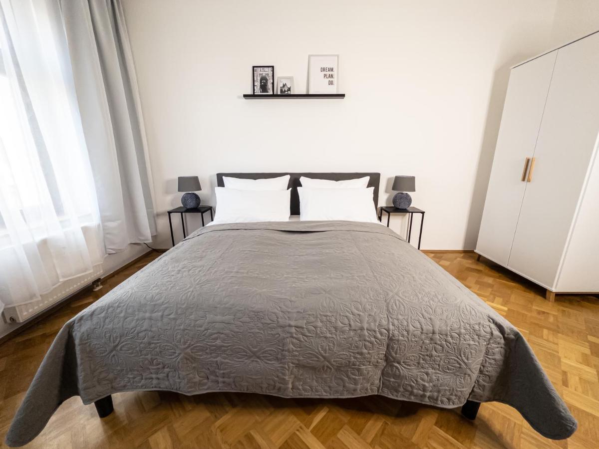 Moderne 3Zimmer Wohnung Mit Netflix Und Balkon Leipzig Luaran gambar