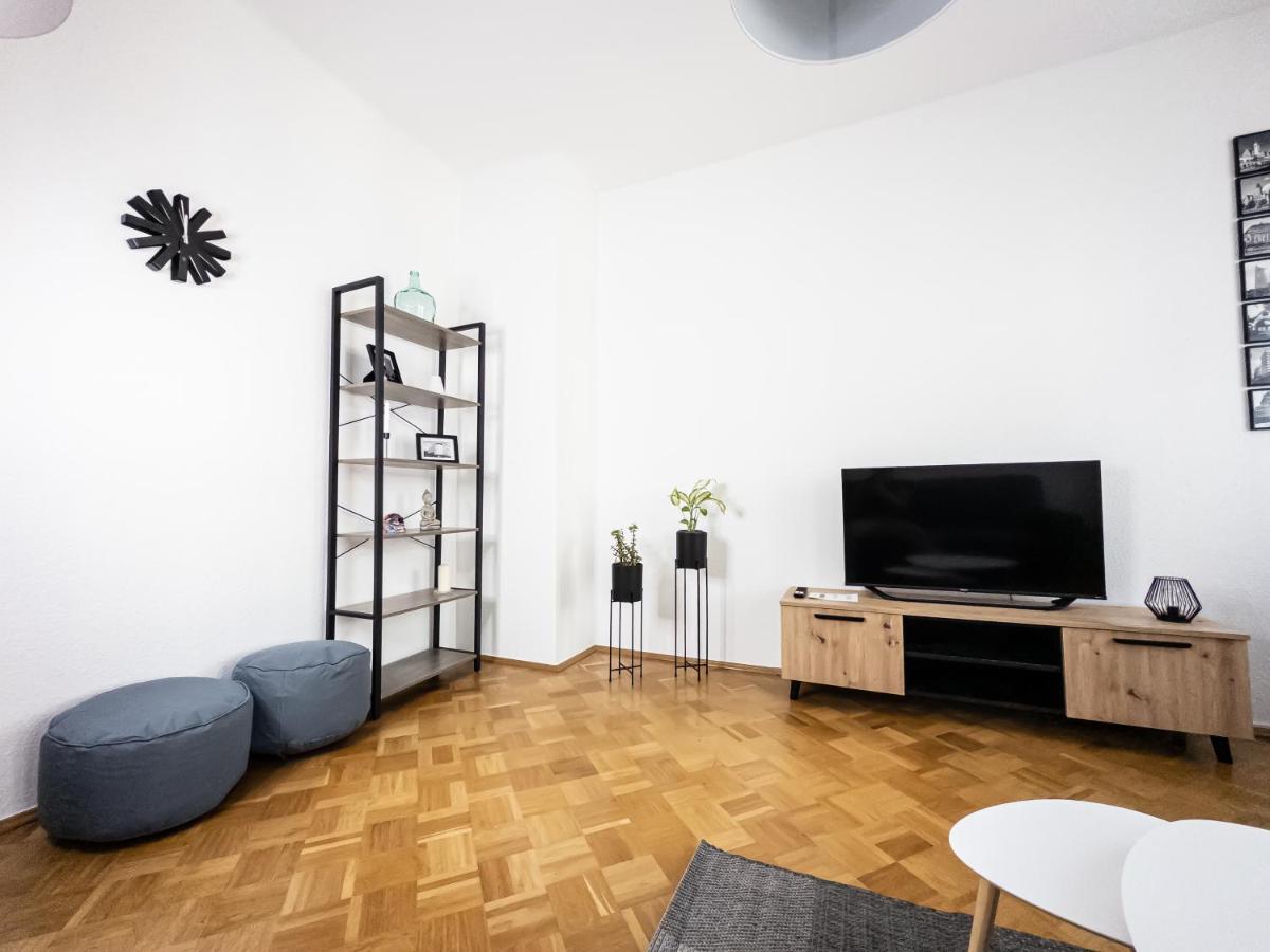 Moderne 3Zimmer Wohnung Mit Netflix Und Balkon Leipzig Luaran gambar