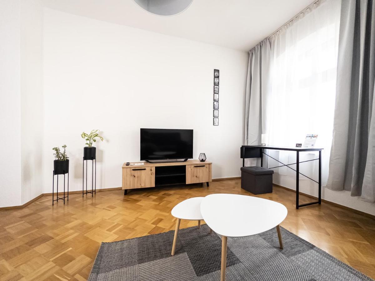 Moderne 3Zimmer Wohnung Mit Netflix Und Balkon Leipzig Luaran gambar