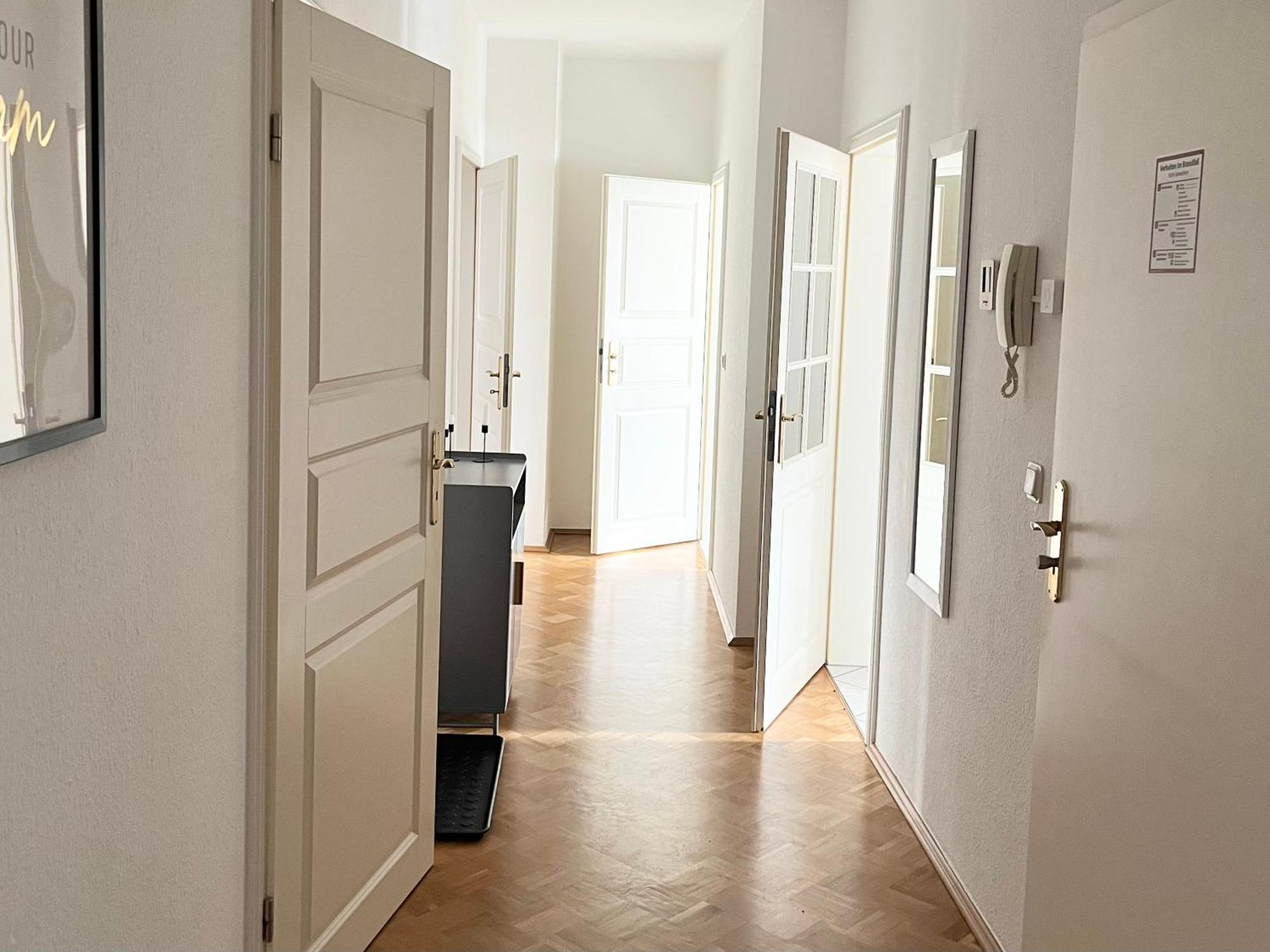 Moderne 3Zimmer Wohnung Mit Netflix Und Balkon Leipzig Luaran gambar